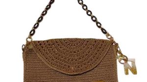 GOLDEN CHARM HANDGEHÄKELTE TASCHE